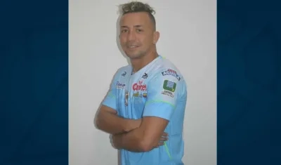 El delantero atlanticense ya posó con la camiseta de Jaguares.