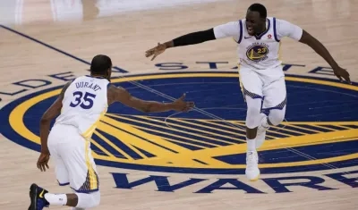 Kevin Durant sigue guiando al triunfo a Golden State. 