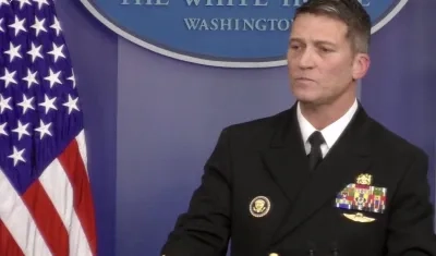 Vicealmirante Ronny Jackson, médico de Donald Trump.