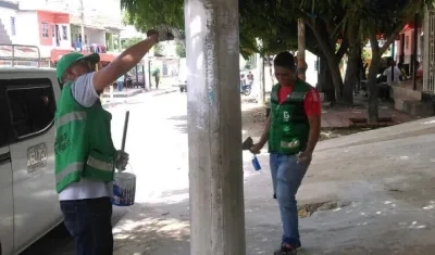 La postería es la más apetecida para la invasión publicitaria en elecciones, pese a la labor de Control Urbano por conservarla en buen estado.