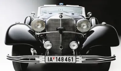 Este es el Mercedes Benz.