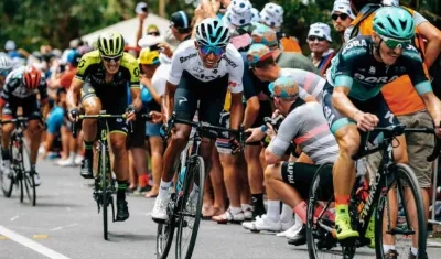 Egan Bernal durante la exigente subida. 