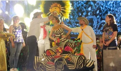 Gobernador Verano impuso la corona a María Alejandra Borrás.