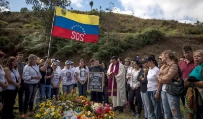Lágrimas y gritos se sintieron en el sepelio.