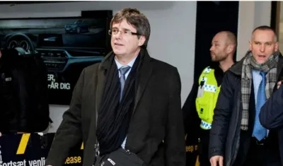 El expresidente de Cataluña Carles Puigdemont a su llegada hoy al aeropuerto de Copenhague procedente de Bruselas.