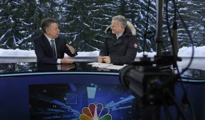 Presidente Juan Manuel Santos en una entrevista con la CNBC.