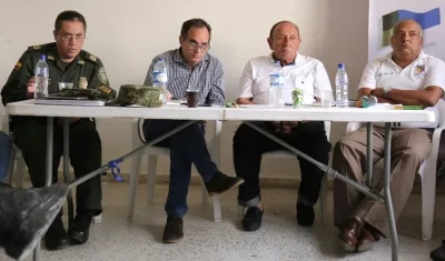 El Secretario del Interior, Guillermo Polo Carbonell, presidiendo el Consejo de Seguridad.