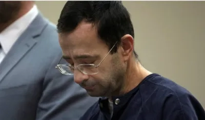 Un exmédico del equipo de gimnasia de EEUU, Larry Nassar, fue condenado hoy a un mínimo de 40 años y un máximo de 175 años de cárcel por abusar de más de un centenar de jóvenes gimnastas.