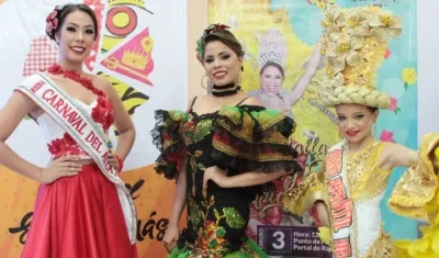 La reina del Atlántico, María Alejandra Borrás y las soberanas de Santo Tomás, María José Barandica Caro y la reina infantil.