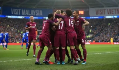 Jugadores del Manchester City celebran uno de los goles. 