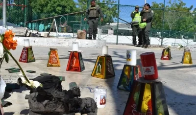 Este es el improvisado altar en el barrio San José.