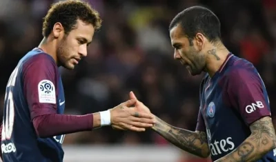 Neymar y Dani Alves.