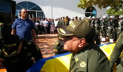 Velación de policías en la Escuela Antonio Nariño.