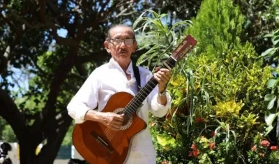 Hugues Martínez, considerado uno de los mejores exponentes de la guitarra en el vallenato.