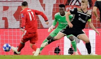 Acción de gol desperdiciada por James Rodríguez. 