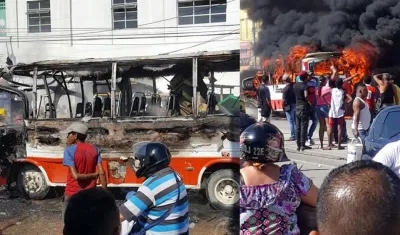 Incendio de buseta.