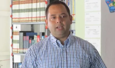 Edwin Contreras confirmó a medios que su hijo no ha sido liberado.