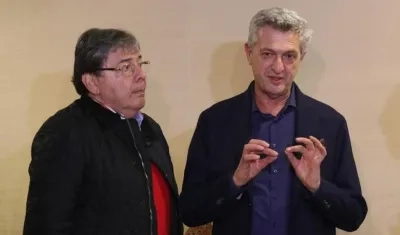 El canciller Carlos Holmes trujillo y el Alto Comisionado de las Naciones Unidas para los Refugiados (ACNUR), Filippo Grandi.