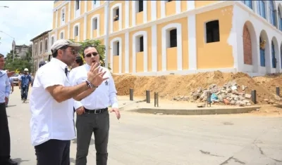 Alcalde Char durante una visita por las obras.