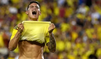 James Rodríguez celebrando el golazo de la noche.