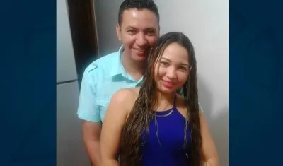 Julio López Molinares junto a su esposa Tivisay Lobo Fuentes.