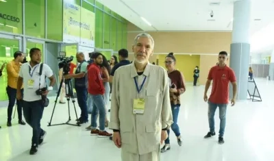 El escritor Roberto Burgos Cantor en su última visita a Barranquilla.