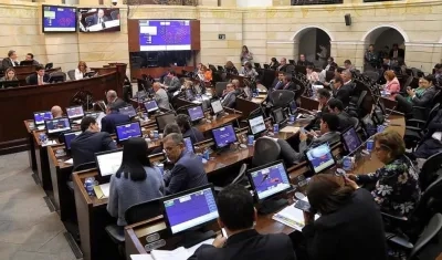 Plenaria de senado y Cámara aprobando el presupuesto.