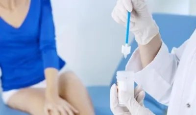 La Organización Mundial de la Salud pidió a los gobiernos que aprueben leyes para prohibir totalmente esta práctica. 