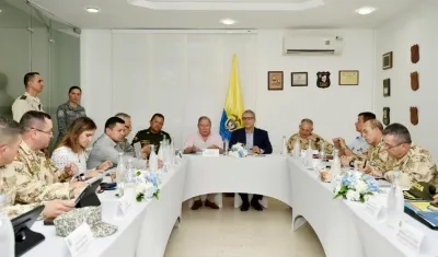 Reunión de la cúpula militar encabezada por el Presidente Duque y el ministro de Defensa.