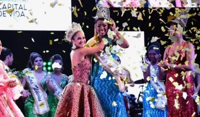 Valeria Abuchaibe y la actual Reina Popular Daneska Camargo.