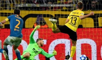 Momento del gol de Raphael Guerreiro.