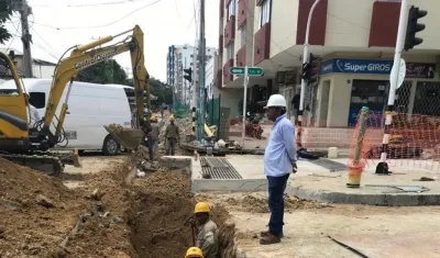 Trabajos de canalización del arroyo de la 65.
