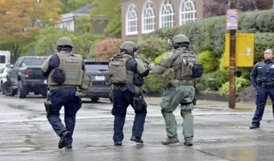 Las autoridades estadounidenses informaron de la detención del agresor que mató hoy a "varias personas" 