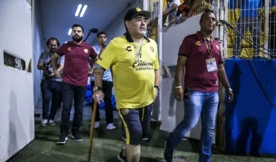 Diego Maradona, técnico de los Dorados de México.