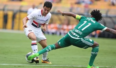 El volante del Sao Paulo, Daniel Corrêa Freitas.