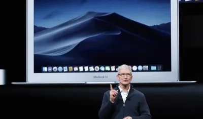  El consejero delegado de Apple, Tim Cook, ofrece un discurso durante un evento en la Brooklyn Academy of Music en Nueva York (Estados Unidos).