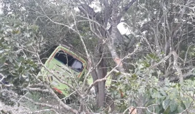 Así quedó el bus tras el accidente.