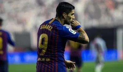 Luis Suárez celebrando el triunfo ante Rayo Vallecano.