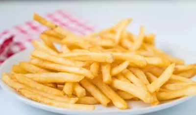 Hubo una relación causal entre la importación a bajos precios y el daño ocasionado al sector productivo nacional.