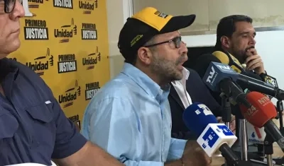 Jorge Millán, diputado  de Primero Justicia, durante la rueda de prensa.