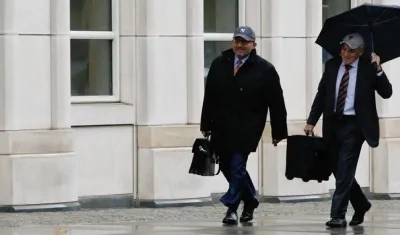 Los abogados Eduardo Balarezo y William Purpura, equipo legal de 'el Chapo'. 