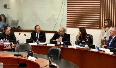 Sesión de la Comisión V del Senado.