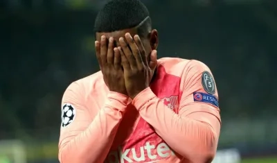 Malcom llora de la emoción tras anotar el gol con el Barcelona. 