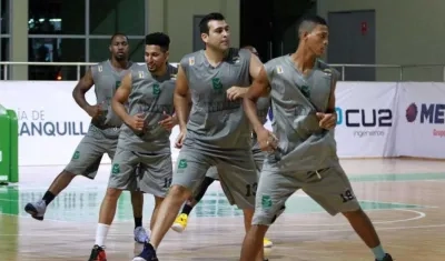 Los Titanes durante un entrenamiento. 