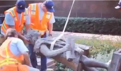Estatua de Cristóbal Colón fue quitada del lugar que ocupaba hace 45 años.