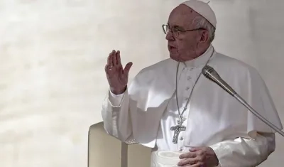 Papa Francisco hizo un llamado a invertir en la paz y no la guerra.