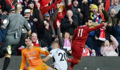 Mohamed Salah celebra tras su anotación. 