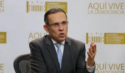 Efraín Cepeda, senador.