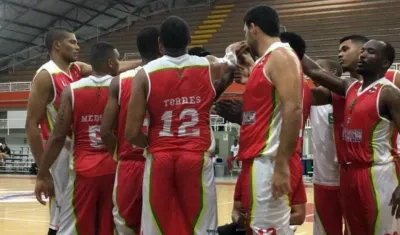 Titanes van en busca de la final. 