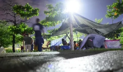 Cambuche de venezolanos en la Circunvalar con Murillo.